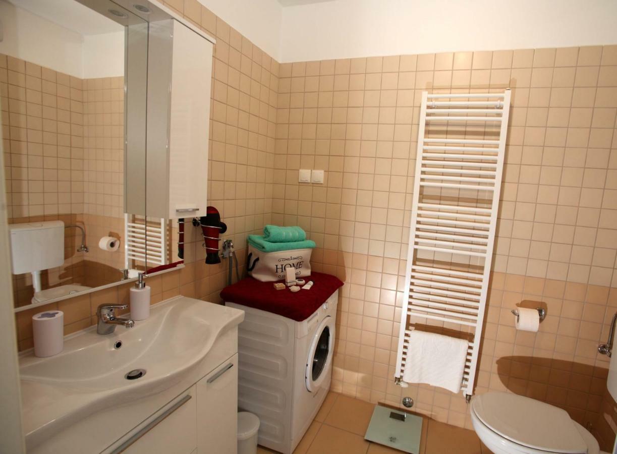 Apartment West リエカ エクステリア 写真